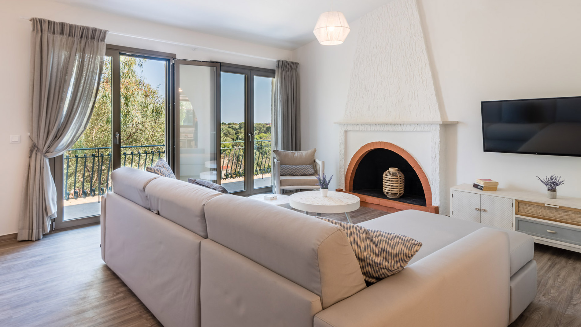 Pefko Family Suite
