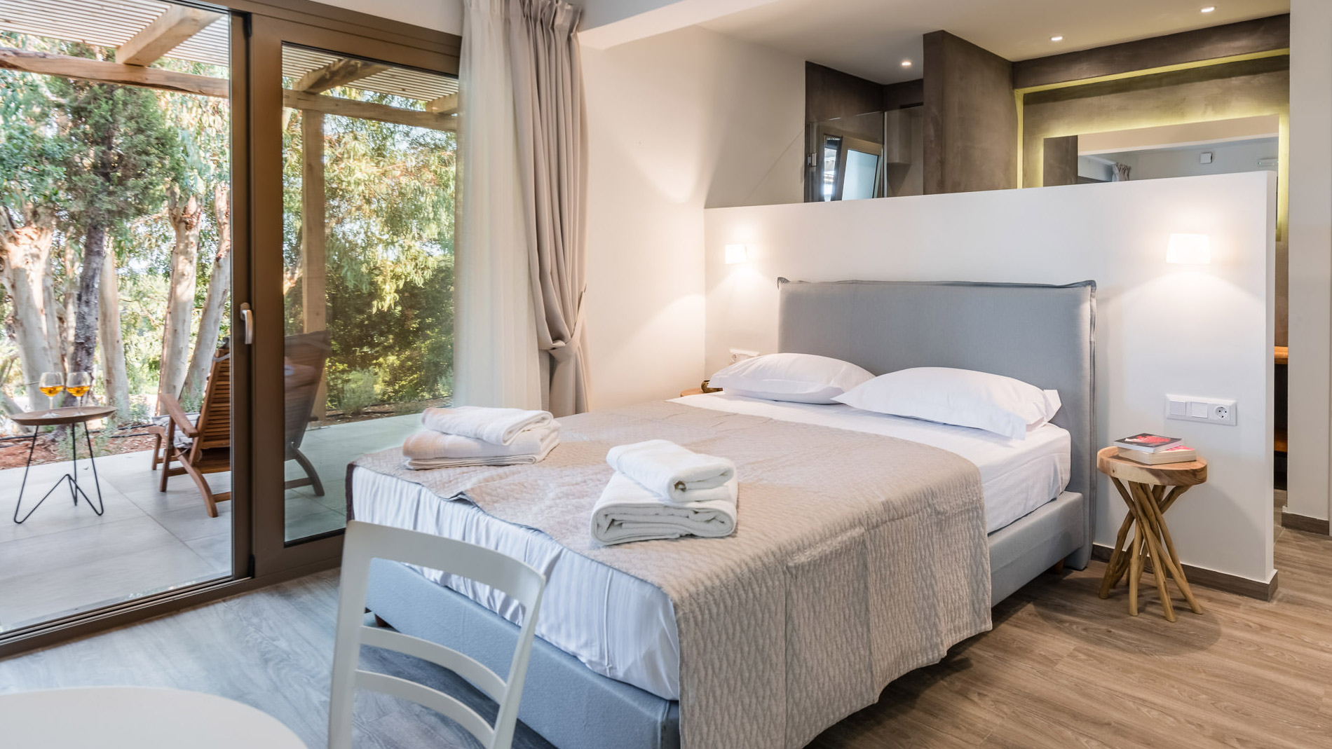 Kyparissi Suite for two