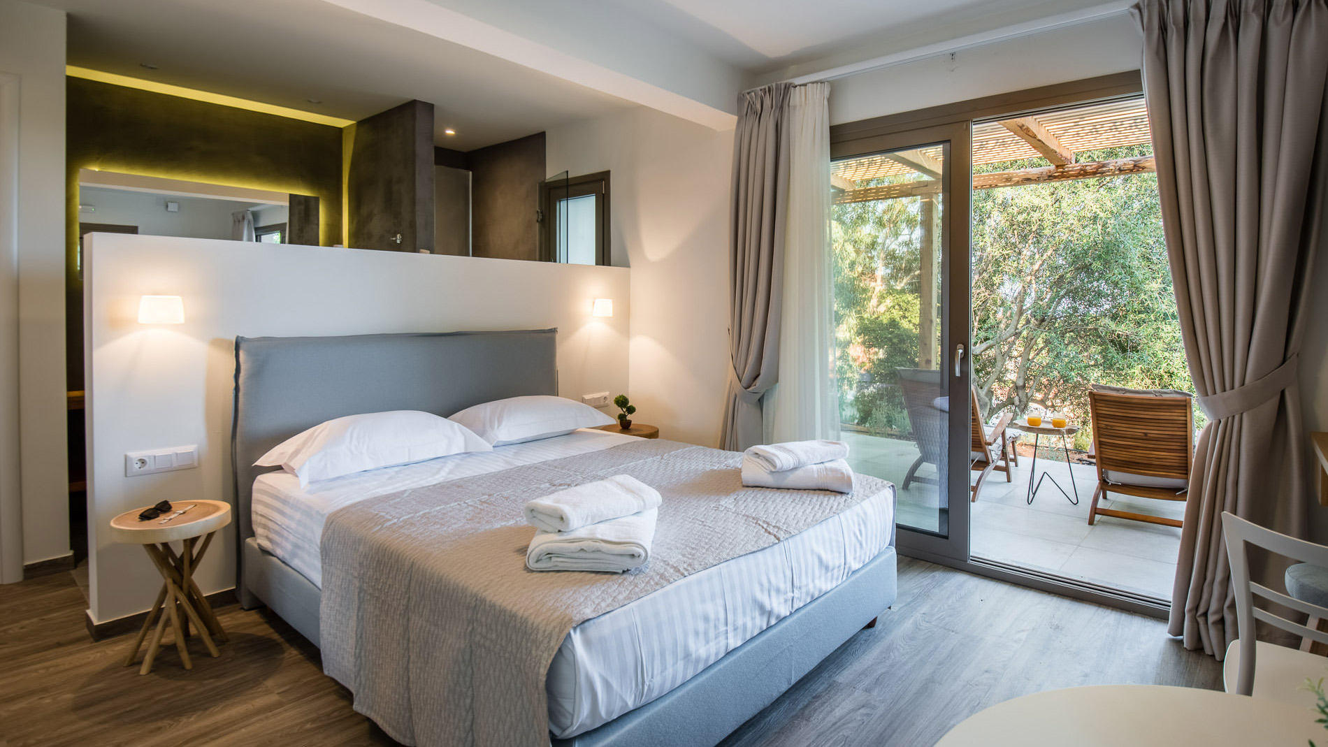 Efkalyptos Suite for two