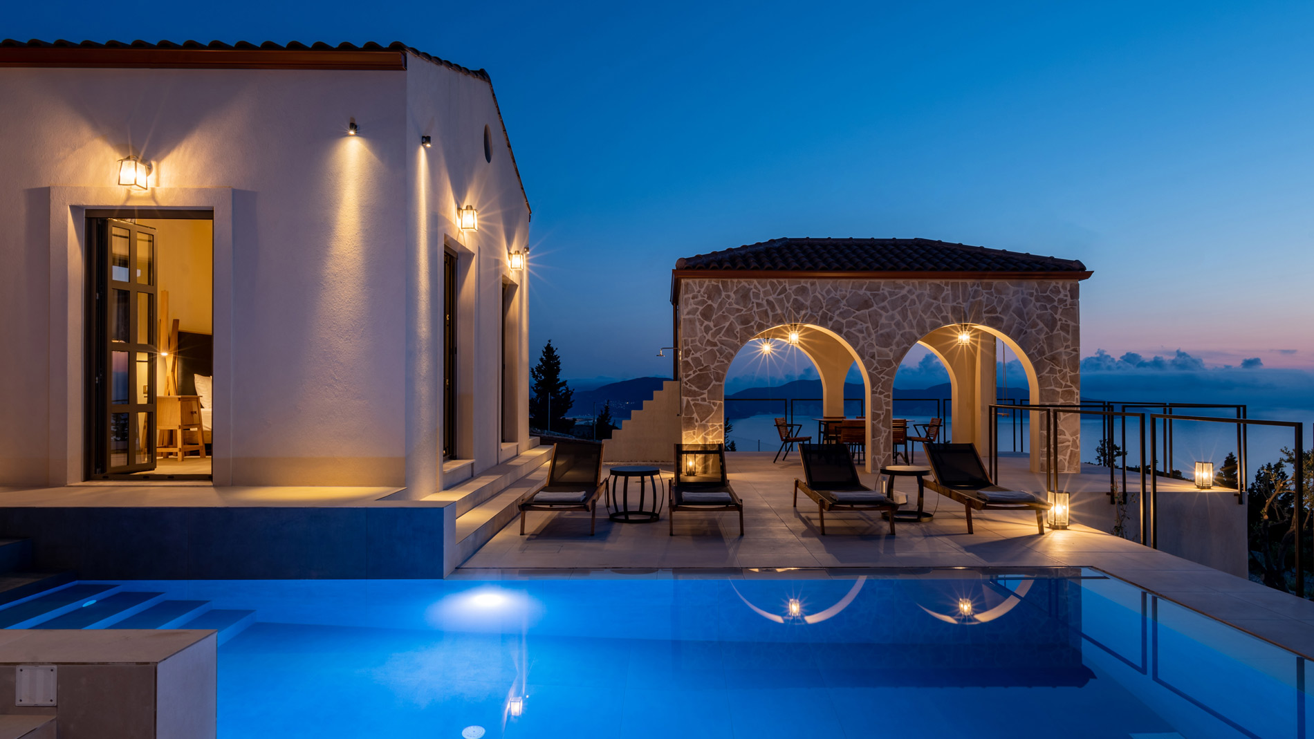 J&amp;C Luxury Villa
